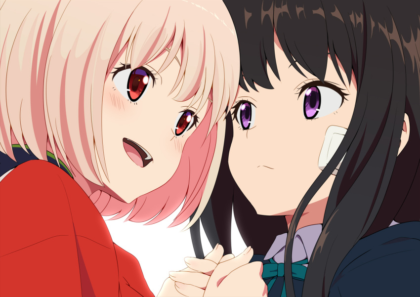 2girls :d bangs black_dress black_hair blonde_hair blush bow closed_mouth commentary_request derivative_work dress eye_contact eyebrows_hidden_by_hair green_bow holding_hands inoue_takina long_hair looking_at_another lycoris_recoil multiple_girls nishikigi_chisato red_dress red_eyes simple_background smile upper_body violet_eyes white_background yutsuki_warabi