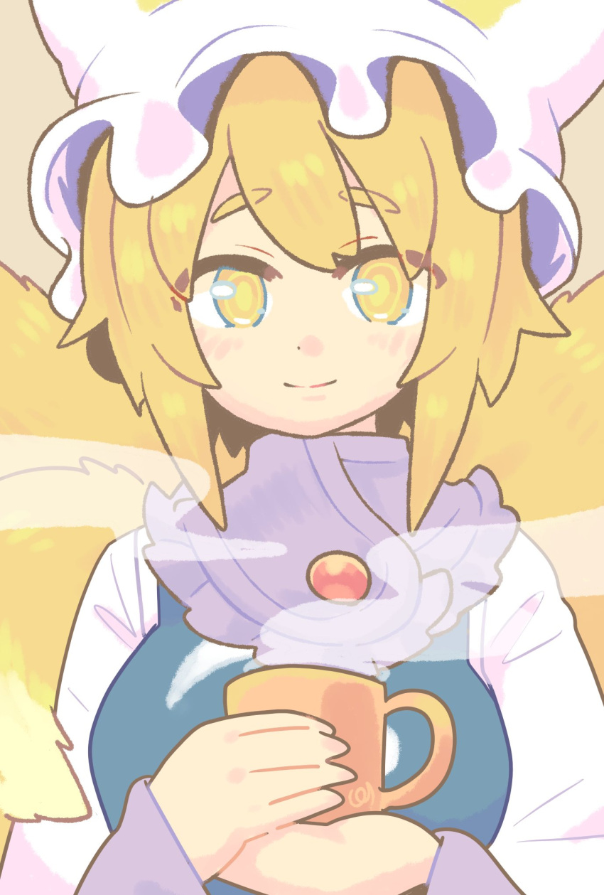 1girl animal_ears bangs blonde_hair blush breasts closed_mouth coffee_mug cup dress fox_ears fox_tail hat highres holding kyuubi looking_at_viewer medium_breasts mug multiple_tails pillow_hat pmx short_hair simple_background smile solo tabard tail thick_eyebrows touhou upper_body white_dress white_headwear yakumo_ran yellow_background yellow_eyes