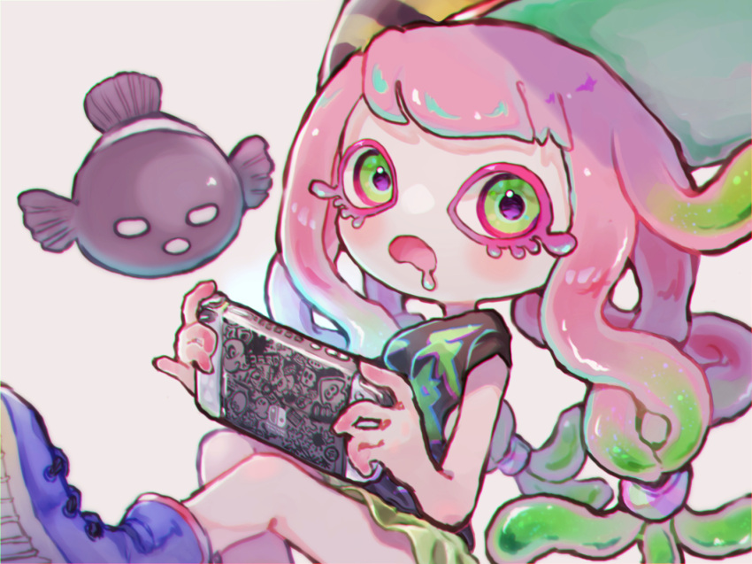 1girl baseball_cap black_shirt chromatic_aberration clownfish colored_eyelashes drooling fish frown gradient_hair green_eyes green_hair green_skirt handheld_game_console harmony's_clownfish_(splatoon) harmony_(splatoon) hat holding holding_handheld_game_console long_hair low_twintails miniskirt multicolored_hair nintendo_switch no_eyebrows no_nose open_mouth pink_hair purple_footwear shirt short_sleeves sideways_hat simple_background skirt splatoon_(series) splatoon_3 striped striped_headwear tebasaki_(teba_illust) tentacle_hair twintails two-tone_hair white_background