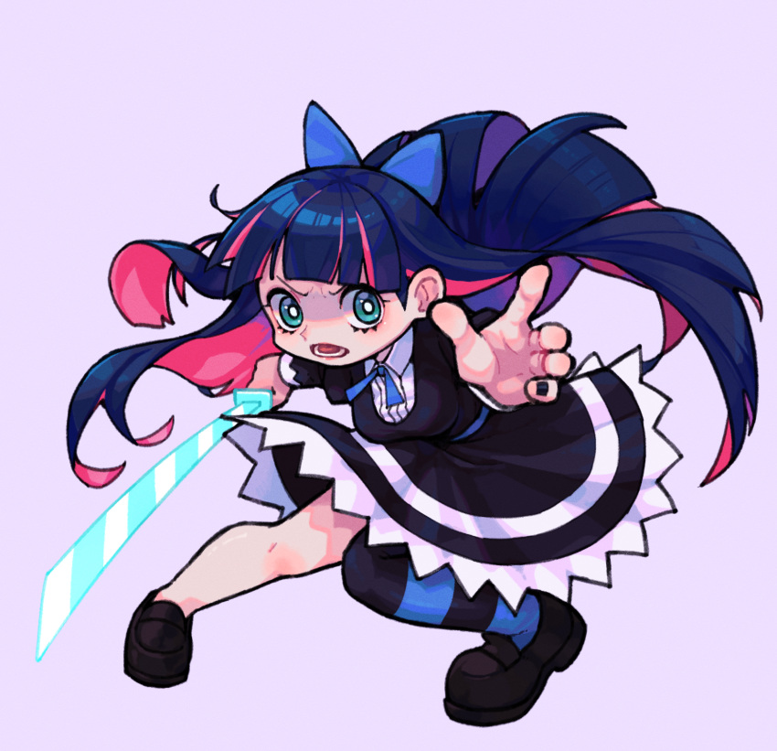 aqua_pupils black_dress black_footwear black_nails black_thighhighs blue_bow blue_hair blue_ribbon blue_thighhighs bow chuo8008 dark_blue_hair dress fighting_stance film_grain fingernails green_eyes hair_bow highres holding holding_sword holding_weapon katana long_hair looking_at_viewer lower_teeth multicolored_hair open_mouth panty_&amp;_stocking_with_garterbelt pink_hair purple_background ribbon simple_background single_thighhigh stocking_(psg) streaked_hair striped striped_thighhighs sword teeth thigh-highs tongue two-tone_hair weapon