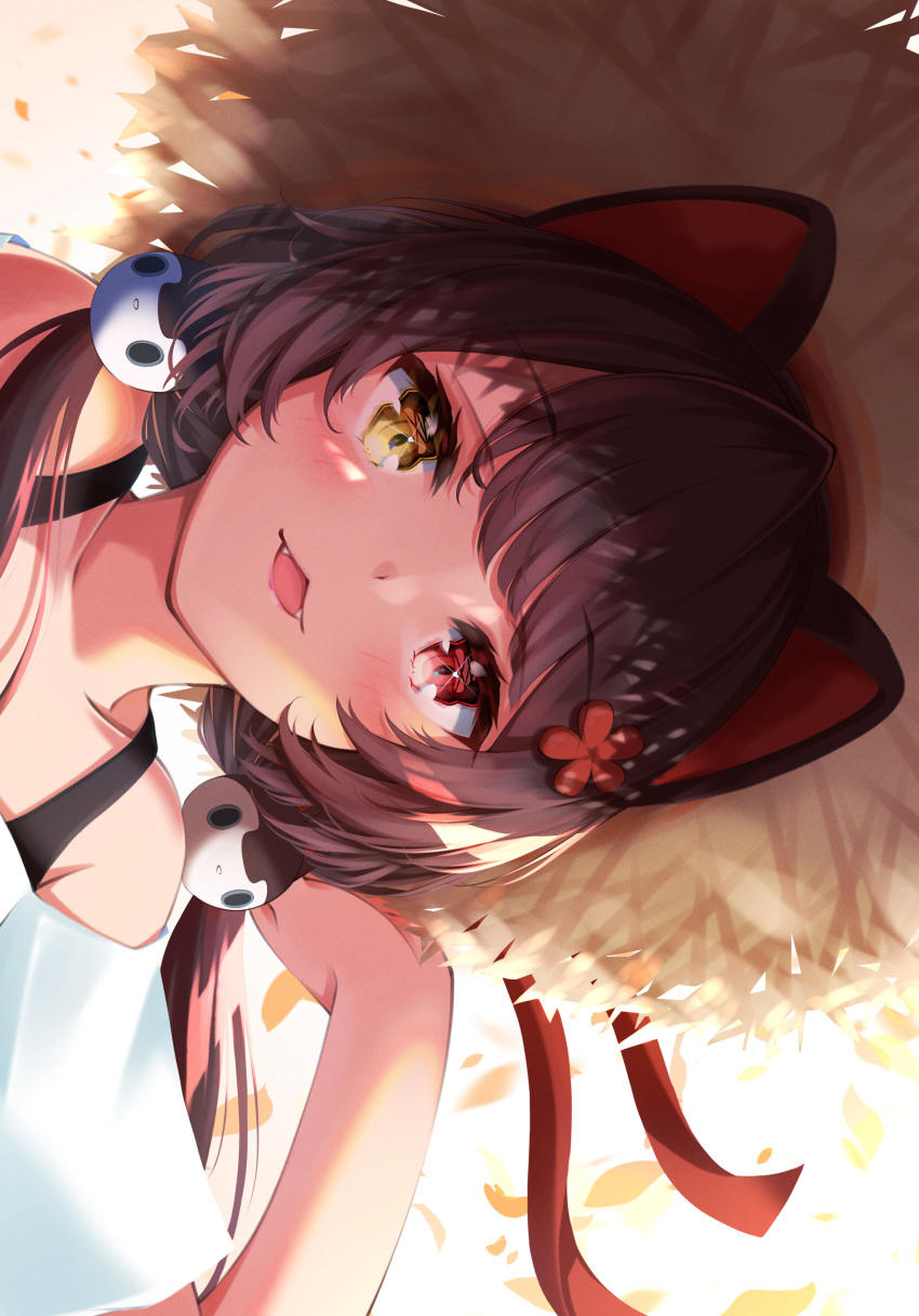 1girl absurdres animal_ears bangs blush brown_hair brown_headwear dog_ears dog_girl dog_hair_ornament fangs hair_ornament hand_up hat highres inui_toko low_twintails nagori0127 nijisanji open_mouth red_eyes shirt short_sleeves sideways solo straw_hat twintails virtual_youtuber white_shirt yellow_eyes