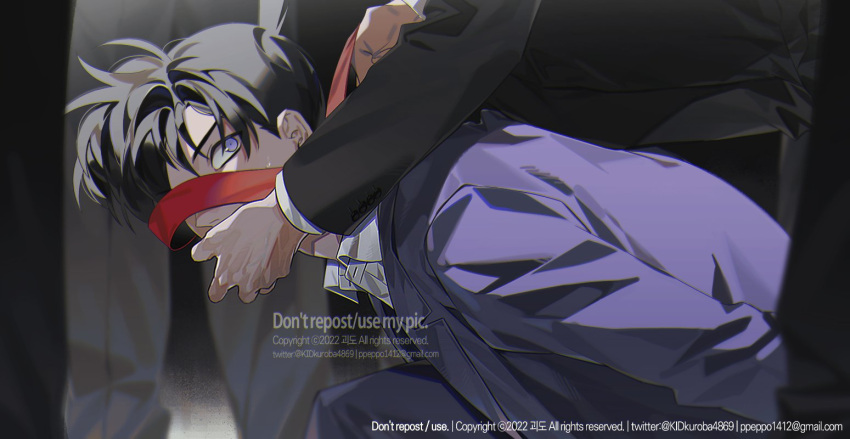 3boys bangs black_hair blue_eyes blue_jacket blurry blurry_background collared_shirt covering_mouth from_side grey_shirt hand_over_another's_mouth jacket kidkuroba4869 kudou_shin'ichi long_sleeves looking_at_viewer meitantei_conan multiple_boys necktie pants red_necktie shiny shiny_hair shirt short_hair solo_focus watermark