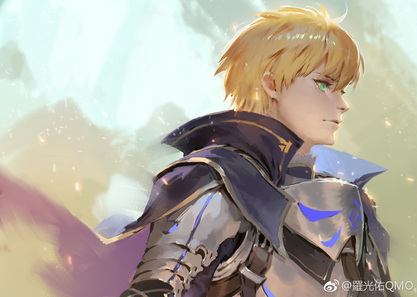 1boy :| ahoge armor arthur_pendragon_(fate) blonde_hair blue_cape blue_eyes breastplate cape chinese_commentary closed_mouth commentary_request expressionless fate/grand_order fate/prototype fate/prototype:_fragments_of_blue_and_silver fate_(series) fur-trimmed_collar gauntlets green_eyes light_particles looking_away male_focus pauldrons qmo_(chalsoma) short_hair shoulder_armor solo upper_body weibo_logo weibo_username