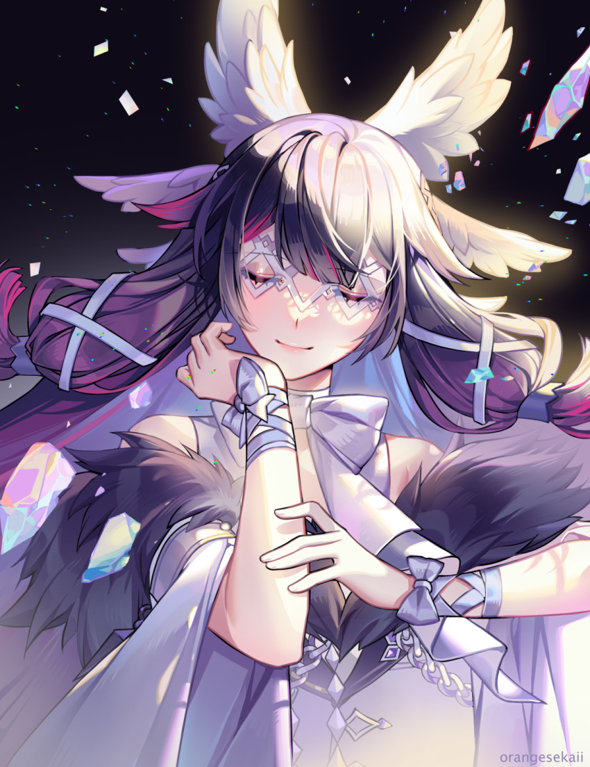 1girl artist_name bangs black_hair blunt_bangs bow closed_eyes closed_mouth coat columbina_(genshin_impact) commentary detached_sleeves dress eye_mask facing_viewer fur-trimmed_coat fur_trim genshin_impact gradient_hair hair_wings head_wings highres long_hair multicolored_hair orange_sekaii purple_hair smile solo upper_body white_bow white_dress white_mask wide_sleeves wing_hair_ornament