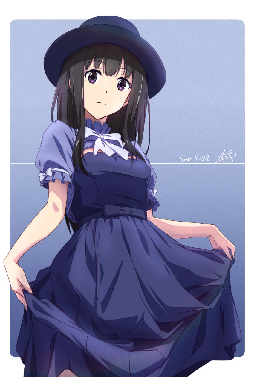 1girl alternate_costume bangs black_hair blue_background blue_dress blue_headwear casual closed_mouth clothes_lift dated dress dress_lift gradient gradient_background hat highres inoue_takina lifted_by_self long_hair looking_at_viewer lycoris_recoil nii_manabu puffy_short_sleeves puffy_sleeves short_sleeves signature solo violet_eyes