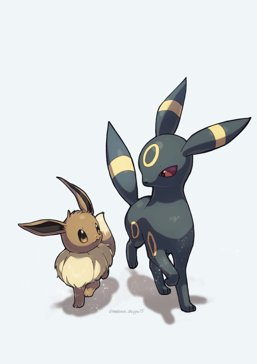 :3 animal_focus brown_eyes closed_mouth commentary_request eevee highres nako_(nekono_shippo75) no_humans pokemon pokemon_(creature) red_eyes smile standing umbreon white_background