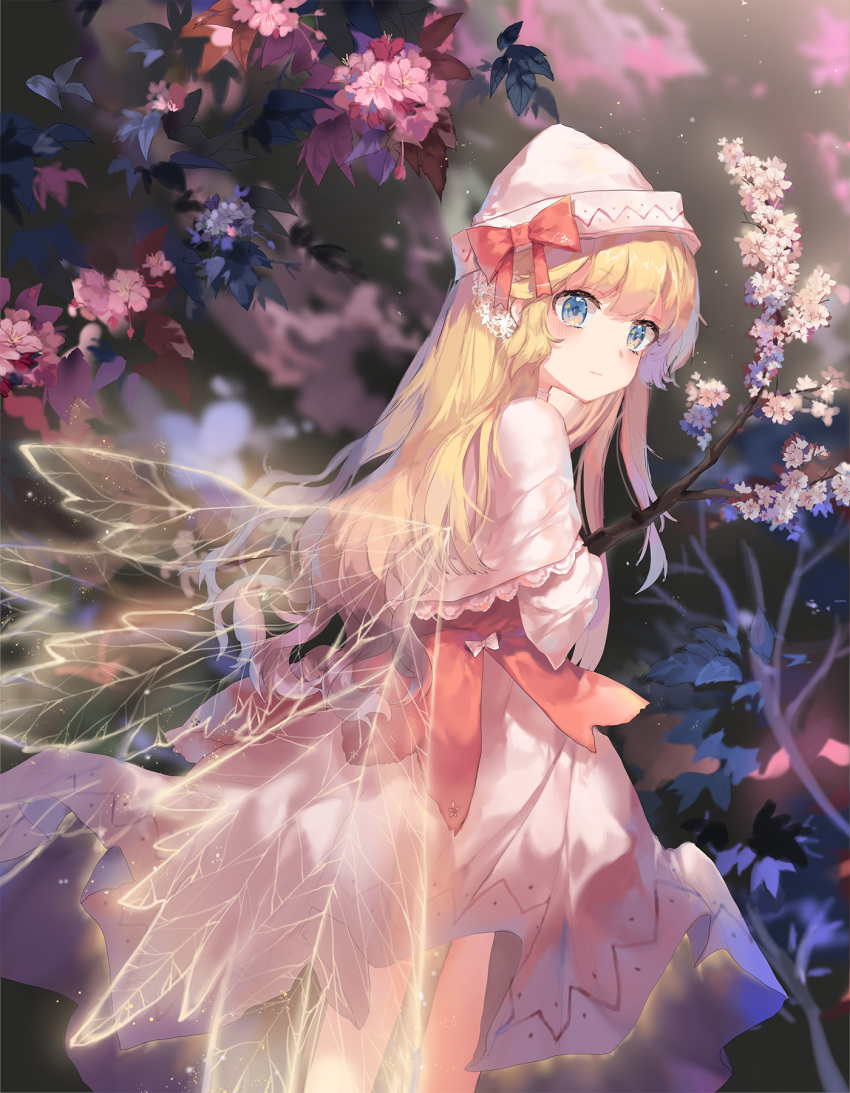 1girl blonde_hair blue_eyes blush bow branch capelet cherry_blossoms chinese_commentary closed_mouth commentary_request cowboy_shot dress expressionless fairy_wings hat hat_bow highres lace-trimmed_capelet lace_trim leaf lily_white ling_mou long_hair looking_at_viewer looking_back pink_bow pink_capelet pink_dress pink_headwear red_bow solo touhou wings