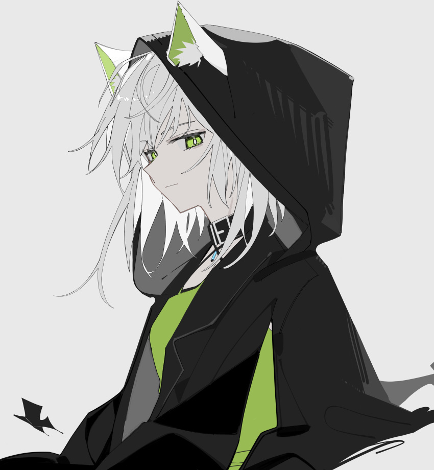 1girl absurdres animal_ear_fluff animal_ears arknights belt_collar black_collar black_jacket bright_pupils cat_ears cat_girl collar ears_through_headwear green_eyes green_shirt grey_background grey_hair highres hood hooded_jacket jacket kal'tsit_(arknights) lihuashuangxiang looking_at_viewer official_alternate_costume shirt short_hair simple_background solo upper_body white_pupils
