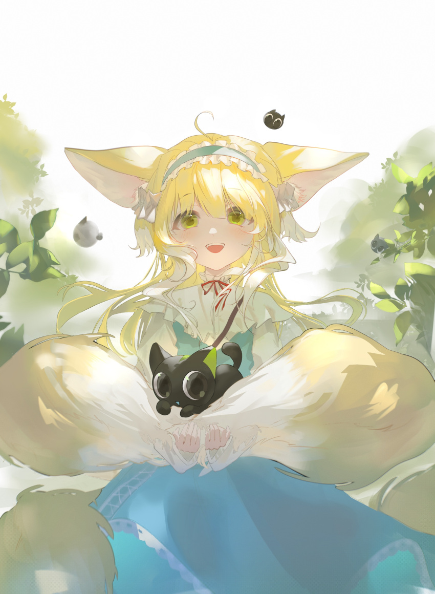 1girl :d absurdres ahoge animal_ears arknights black_cat blonde_hair blue_hairband cat cowboy_shot floating_hair fox_ears fox_girl fox_tail green_eyes hair_down hairband highres holding_tail kitsune leaf long_hair looking_at_viewer mie_mie_shuang_pi_nai multicolored_hair multiple_tails neck_ribbon official_alternate_costume open_mouth red_ribbon ribbon simple_background smile solo straight-on streaked_hair suzuran_(arknights) suzuran_(spring_praise)_(arknights) tail teeth upper_teeth white_background white_hair