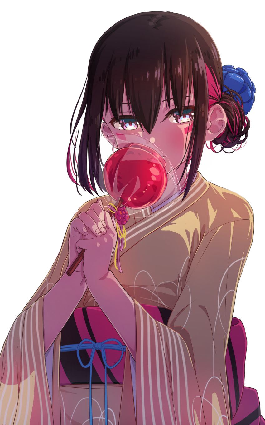 1girl alternate_costume alternate_hairstyle azki_(hololive) black_hair candy_apple closed_mouth colored_inner_hair commentary facepaint flower food hair_bun hair_flower hair_ornament highres holding holding_food hololive japanese_clothes kimono loeldrive looking_at_viewer medium_hair multicolored_hair obi obijime own_hands_together pink_hair sash simple_background solo two-tone_hair upper_body violet_eyes virtual_youtuber white_background wide_sleeves yellow_kimono yukata