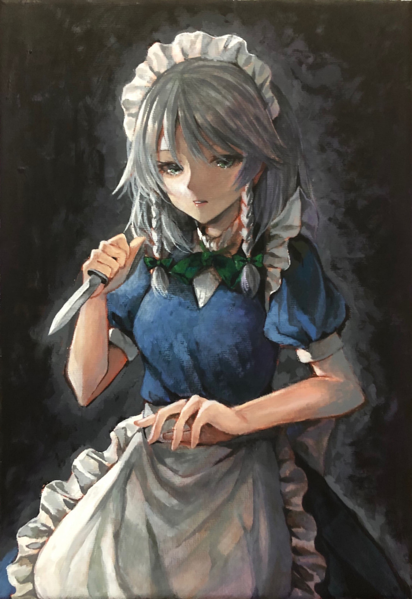 1girl absurdres apron bangs blue_dress bow bowtie braid breasts commentary_request cowboy_shot dark_background dress eyebrows_hidden_by_hair green_bow green_bowtie green_eyes grey_background grey_hair hair_bow hair_ribbon hands_up highres holding holding_knife izayoi_sakuya kaede_(mmkeyy) knife long_hair looking_at_viewer maid maid_apron maid_headdress medium_breasts painterly parted_lips puffy_short_sleeves puffy_sleeves ribbon short_sleeves side_braids simple_background solo teeth touhou tress_ribbon twin_braids waist_apron white_apron white_headwear