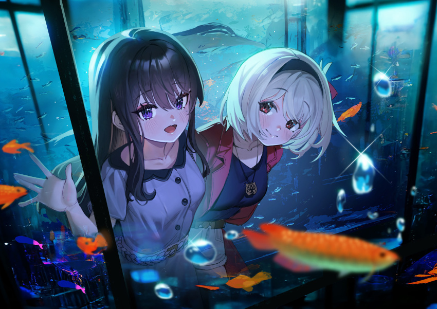 2girls animal aquarium black_hair black_hairband black_shirt blonde_hair blush breasts bubble closed_mouth dress fish hair_between_eyes hairband highres inoue_takina jacket jewelry long_hair looking_at_another looking_at_viewer lycoris_recoil medium_breasts mio-muo1206 multiple_girls nishikigi_chisato open_clothes open_jacket open_mouth pendant red_eyes red_jacket shirt short_hair smile violet_eyes white_dress