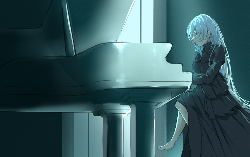 1girl absurdres black_dress dress grey_hair hair_ornament hair_over_one_eye highres instrument long_hair looking_at_viewer noir_(noworld) noworld piano qiyuan_yingluo sitting solo virtual_youtuber white_hair