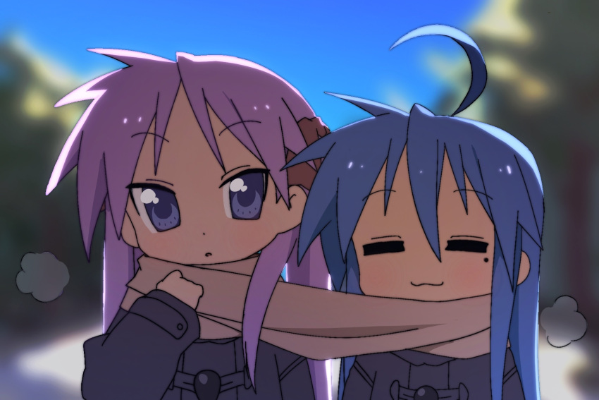 2girls :3 ahoge bangs blue_eyes blue_hair blue_jacket blue_sky blurry bright_pupils brown_scarf closed_eyes closed_mouth day depth_of_field dot_nose hair_between_eyes hair_over_shoulder highres hiiragi_kagami izumi_konata jacket jitome light_blush light_purple_hair long_hair long_sleeves looking_at_viewer lucky_star mole mole_under_eye multiple_girls open_mouth outdoors parted_bangs scarf shared_clothes shared_scarf sky snow steam straight_hair tree tsurime upper_body wuju_(1198979953)