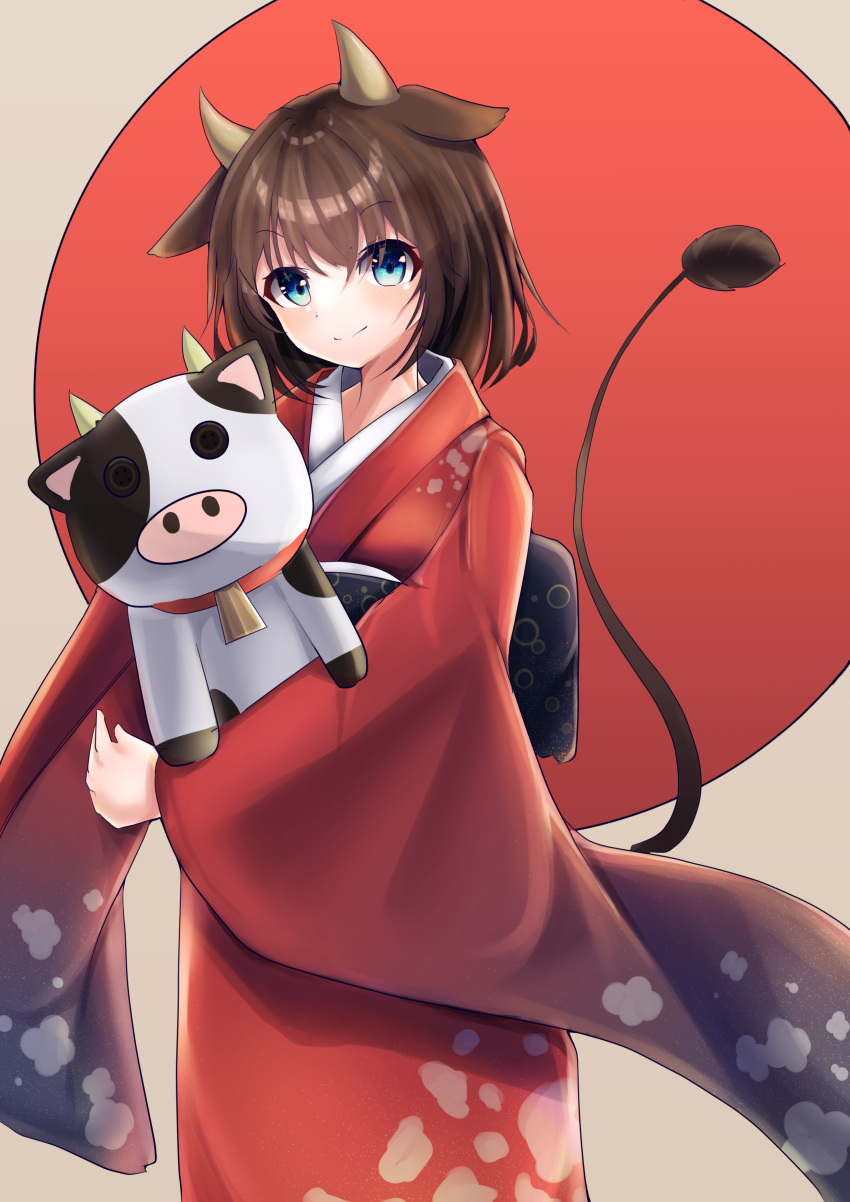 1girl absurdres animal_ears bangs blue_eyes brown_background brown_hair chinese_zodiac closed_mouth cow_ears cow_girl cow_horns cow_tail hair_between_eyes highres hinata_(user_rjkt4745) horns japanese_clothes kimono long_sleeves looking_at_viewer obi object_hug original red_background red_kimono sash smile solo stuffed_cow tail tail_raised two-tone_background wide_sleeves year_of_the_ox