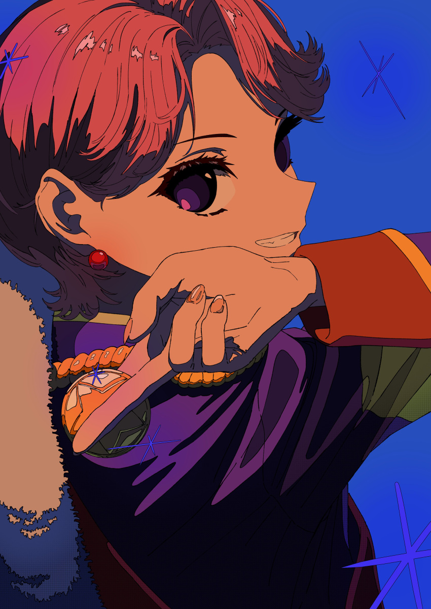 1girl absurdres bangs blue_background commentary earrings eyelashes fang fingernails from_side fur_trim grin hand_up highres holding holding_button isurugi_futaba jacket jewelry long_sleeves looking_at_viewer looking_to_the_side nasu_(nasu8901) no_pupils parted_bangs parted_lips purple_jacket red_sash redhead sash short_hair shoujo_kageki_revue_starlight shoulder_sash sideways_glance simple_background smile solo sparkle upper_body violet_eyes