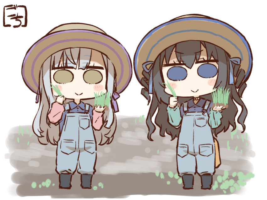 &gt;:) 2girls :&gt; artist_name assault_lily bangs black_footwear black_hair blue_eyes blue_overalls blue_ribbon blue_shirt blush boots breast_pocket brown_headwear chibi choker collared_shirt commentary_request drill_hair full_body funato_yurie gochisousama_(tanin050) grass grey_hair hair_ribbon hands_up hat holding kon_kanaho long_hair long_sleeves looking_at_viewer maeda_kaori multiple_girls o-ring o-ring_choker overalls photo-referenced pocket ribbon shirt soil solid_circle_eyes standing straw_hat sun_hat twin_drills two_side_up v-shaped_eyebrows very_long_hair voice_actor_connection white_background yellow_eyes yokota_haruna