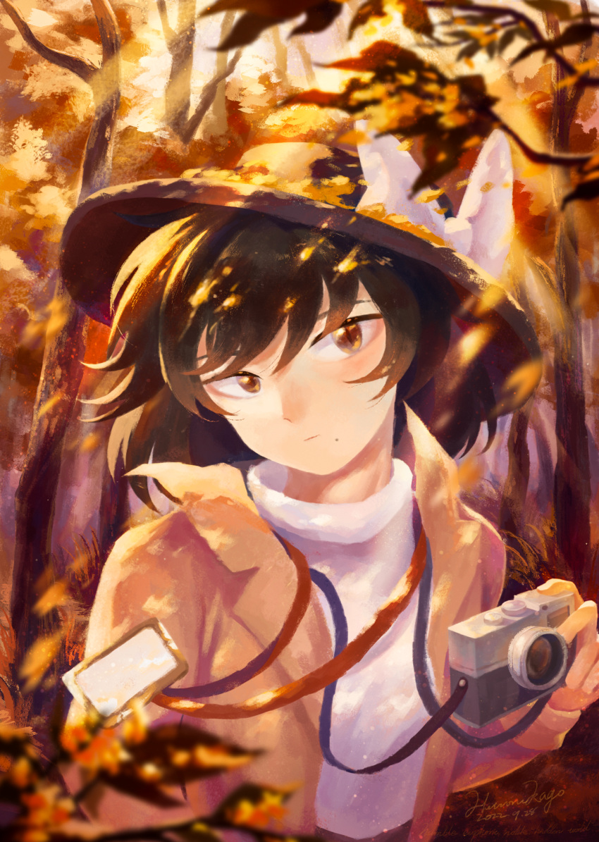 1girl autumn bangs black_headwear bow brown_eyes brown_hair brown_jacket camera closed_mouth commentary_request cookie_(touhou) expressionless forest hat hat_bow highres holding holding_camera jacket jiko_mujun lakenightbug lanyard looking_at_viewer mole mole_under_mouth nature osmanthus shirt short_hair solo touhou tree upper_body usami_renko white_bow white_shirt