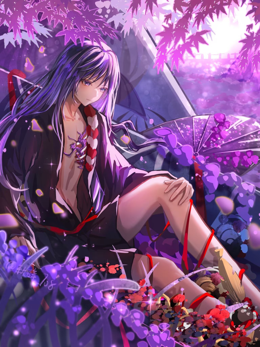 1boy alternate_costume bangs genshin_impact hand_on_own_knee highres japanese_clothes long_hair male_focus pale_skin purple_hair qiuci scaramouche_(genshin_impact) violet_eyes