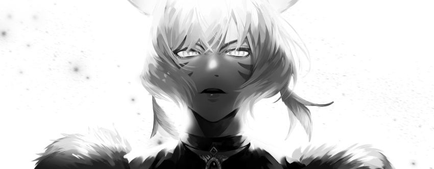1girl black_choker brooch choker commentary facial_mark feather_hair_ornament feathers final_fantasy final_fantasy_xiv fur_trim furrowed_brow glowing glowing_eyes greyscale hair_ornament highres jewelry looking_at_viewer miqo'te mixed-language_commentary monochrome portrait serious short_hair sia_2dductility simple_background solo straight-on v-shaped_eyebrows white_background wind y'shtola_rhul