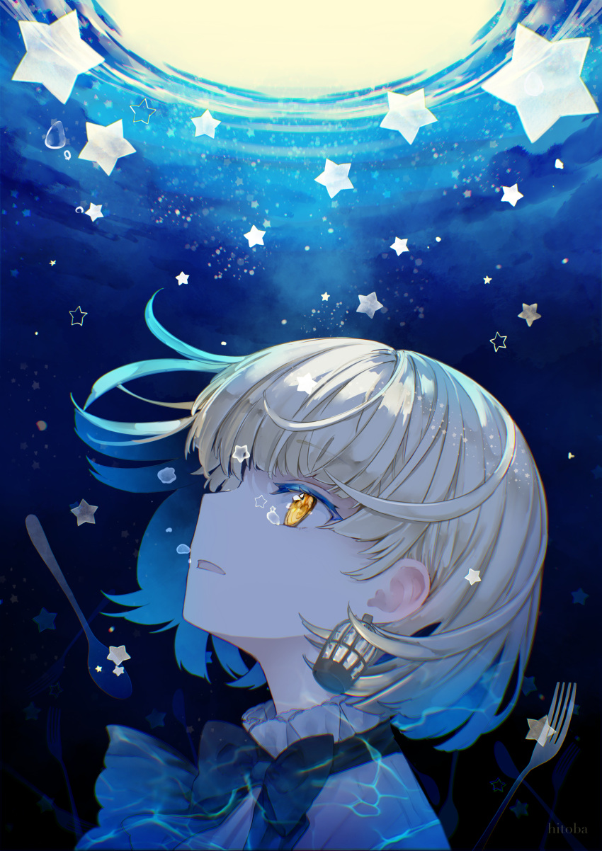 1girl absurdres bangs black_bow bow earrings from_side highres hitoba jewelry light_brown_hair looking_at_viewer original parted_lips short_hair sky solo star_(sky) star_(symbol) starry_sky yellow_eyes