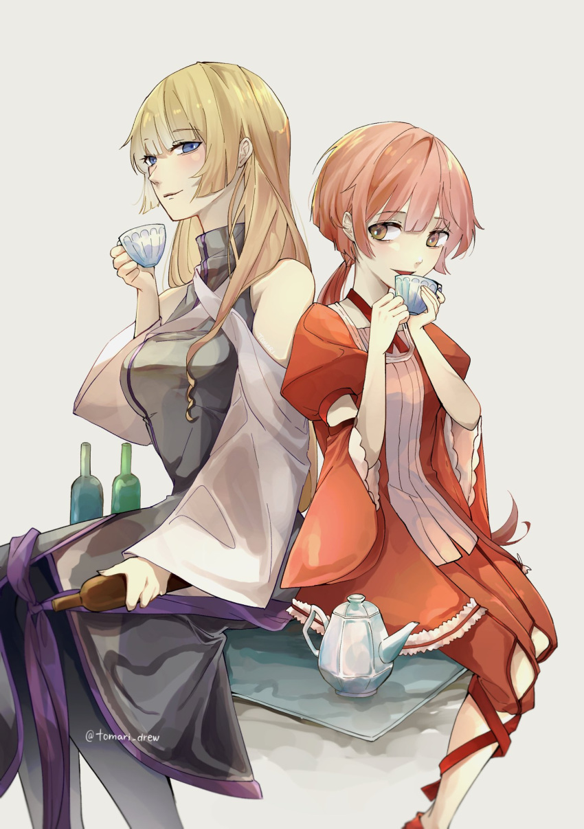 2girls alternate_hair_color arm_cutout back-to-back bangs bare_shoulders blonde_hair blue_eyes blunt_bangs bottle breasts brown_eyes choker cup dress drinking elluka_chirclatia evillious_nendaiki grey_dress height_difference highres holding holding_cup irina_clockworker knee_cutout large_breasts ma_survival_(vocaloid) megurine_luka multiple_girls nekomura_iroha pink_hair ponytail red_choker sitting small_breasts smile tea tea_set teacup teapot tomari_drew twitter_username vocaloid wide_sleeves