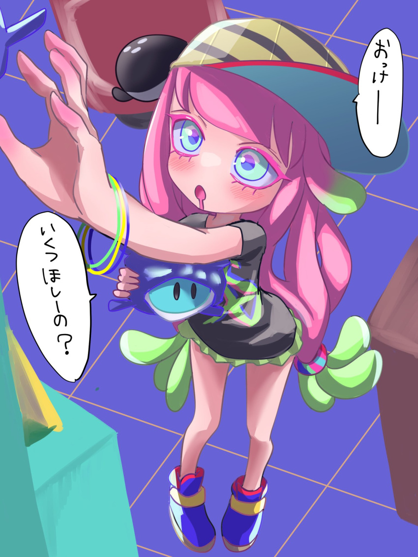 1girl baseball_cap black_shirt blue_eyes blush clenched_hands clownfish commentary_request drooling fish gradient_hair green_hair green_skirt harmony's_clownfish_(splatoon) harmony_(splatoon) hat highres long_hair low-tied_long_hair miniskirt multicolored_hair open_mouth pink_hair shirt short_sleeves skirt solo speech_bubble splatoon_(series) splatoon_3 striped striped_headwear t-shirt tama_nya tentacle_hair thighs translation_request twintails two-tone_hair