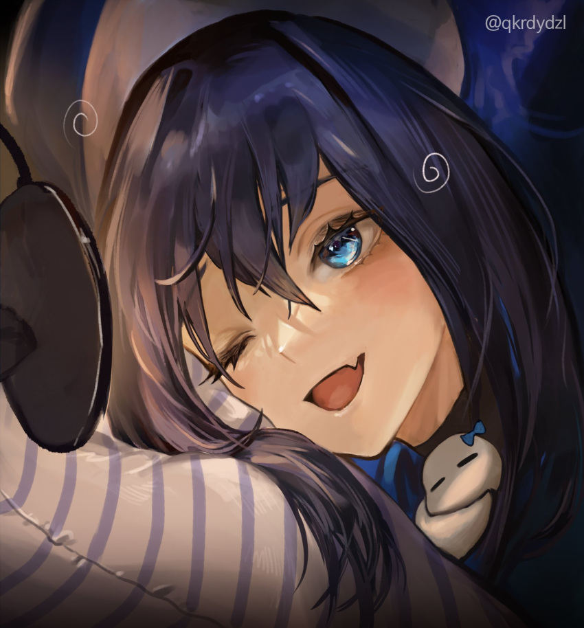 1girl @ black_hair blue_eyes boros_(ouro_kronii) eyelashes fang hair_down head_on_pillow highres hololive hololive_english indoors long_hair looking_at_object microphone one_eye_closed open_mouth ouro_kronii pillow pop_filter santafe99 skin_fang sleepy smile solo striped_pillow talking twitter_username under_covers virtual_youtuber