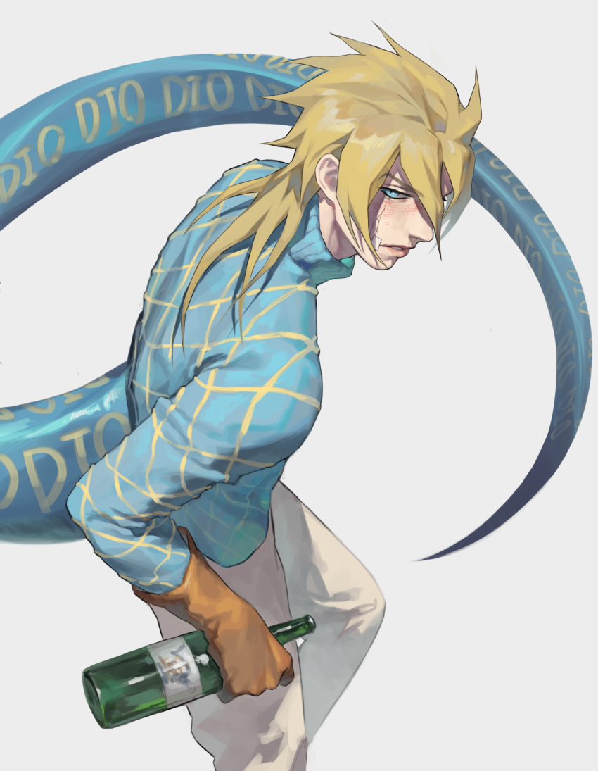 1boy absurdres bandaid bandaid_on_face bangs blonde_hair blue_eyes blue_sweater bottle brown_gloves character_name chinese_commentary commentary_request cracked_skin diego_brando dinosaur_tail elbow_gloves feet_out_of_frame from_above gloves hair_between_eyes highres holding holding_bottle jojo_no_kimyou_na_bouken long_sleeves looking_back male_focus medium_hair pants parted_lips simple_background slit_pupils solo spiky_hair standing steel_ball_run sweater tail turtleneck turtleneck_sweater white_background white_pants wine_bottle yuan_di_shaobing