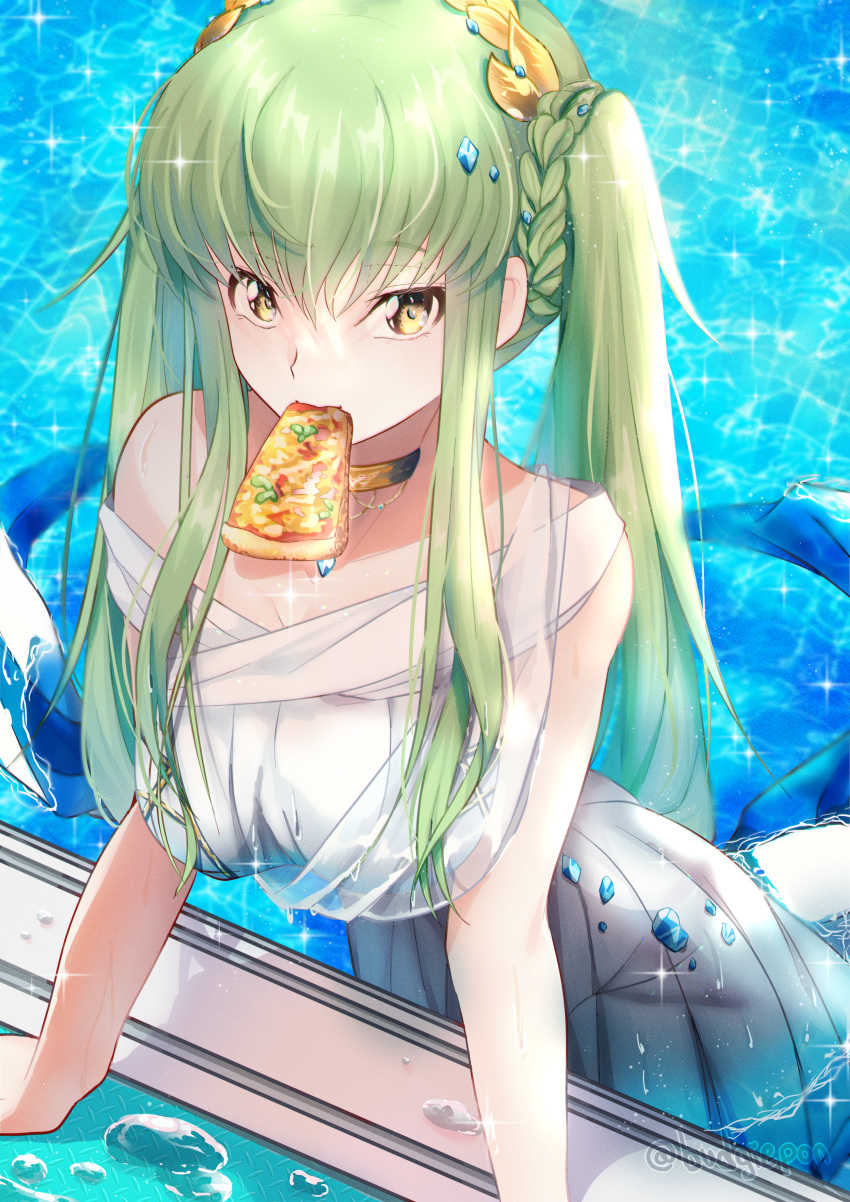 1girl absurdres arm_support braid breasts budgiepon c.c. code_geass commentary commentary_request cosplay food gawr_gura gawr_gura_(cosplay) green_eyes highres hololive jewelry large_breasts looking_at_viewer mouth_hold necklace partially_submerged pizza poolside side_braid sidelocks solo twintails water yellow_eyes