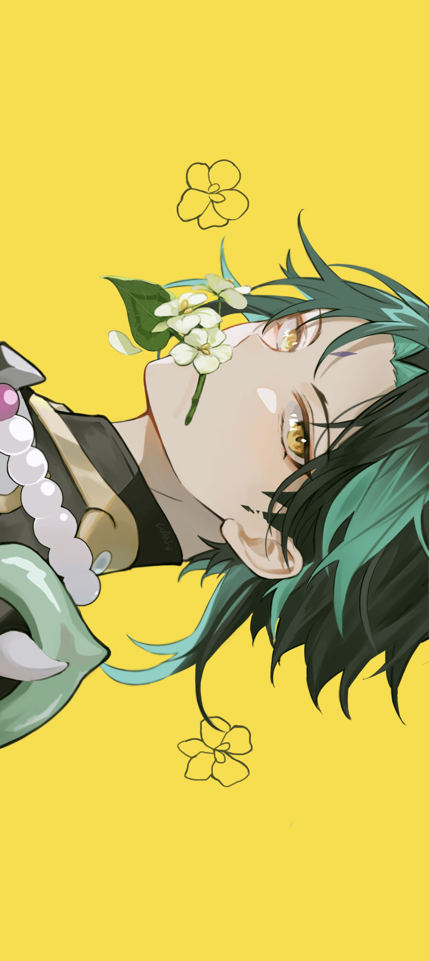 1boy absurdres aqua_hair bangs black_hair black_shirt closed_mouth commentary_request flower genshin_impact hair_between_eyes highres jewelry leaf looking_at_viewer mandarin_collar multicolored_hair necklace pearl_necklace petals ponytail ri_annri shirt short_ponytail simple_background solo two-tone_hair upper_body white_flower xiao_(genshin_impact) yellow_background yellow_eyes yellow_flower