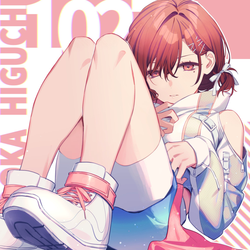 1girl asymmetrical_bangs bangs bare_shoulders brown_eyes brown_hair collar_tug hair_behind_ear hair_ornament hairclip high_collar highres higuchi_madoka idolmaster idolmaster_shiny_colors jacket knees_together_feet_apart knees_up long_sleeves looking_at_viewer low_ponytail lying mole mole_under_eye official_alternate_costume on_back parted_lips pink_background shoes short_hair short_ponytail shorts sleeves_past_wrists sneakers solo ttkktt white_background white_jacket white_shorts zipper