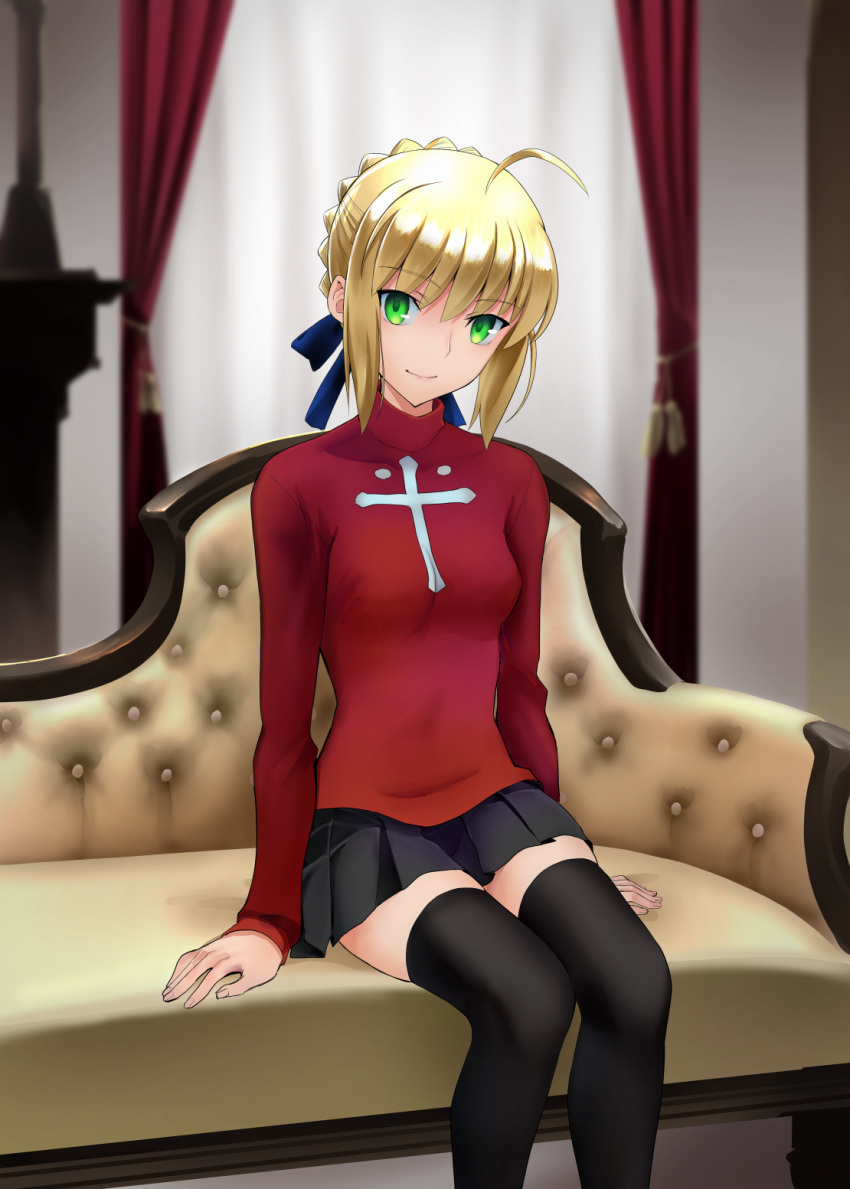 1girl alternate_costume antenna_hair artoria_pendragon_(fate) black_thighhighs blonde_hair cosplay couch fate/stay_night fate_(series) green_eyes highres long_hair looking_at_viewer red_sweater saber shirotsumekusa sitting skirt solo_focus sweater thigh-highs tohsaka_rin tohsaka_rin_(cosplay)