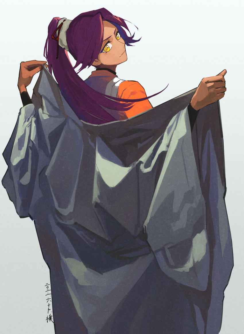 1girl absurdres bleach closed_mouth dark_skin female gradient gradient_background highres jou_(jo_jjo) long_hair long_sleeves looking_at_viewer looking_back ponytail purple_hair shihouin_yoruichi simple_background smile solo standing tied_hair undressing wide_sleeves yellow_eyes