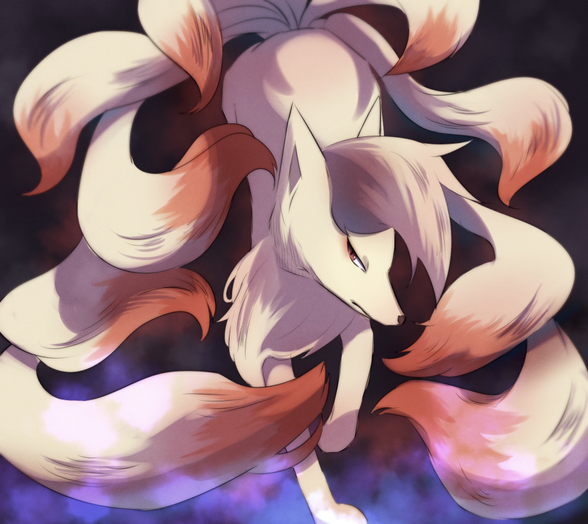 animal_focus aura bangs black_background blonde_hair blush closed_mouth commentary from_above fur_collar half-closed_eyes highres looking_at_viewer ninetales no_humans pio_(piopio_poke) pokemon pokemon_(creature) red_eyes short_hair simple_background solo standing tail