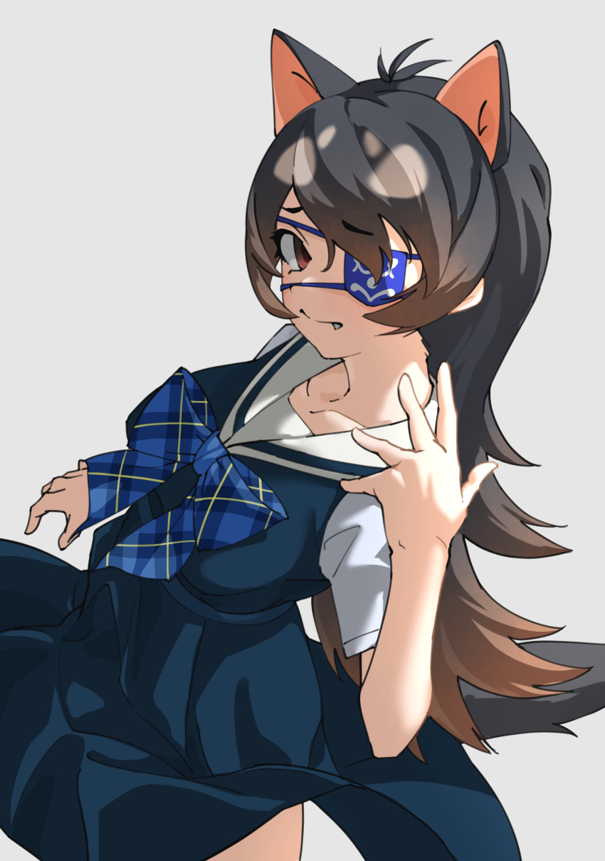 1girl absurdres animal_ears australian_devil_(kemono_friends) bangs black_hair blue_bow blue_bowtie bow bowtie brown_eyes brown_hair commentary eyepatch fang fang_out gradient_hair highres kemono_friends long_hair looking_at_viewer multicolored_hair plaid plaid_bow plaid_bowtie pose sailor_collar short_sleeves simple_background solo tail tanabe_(fueisei)