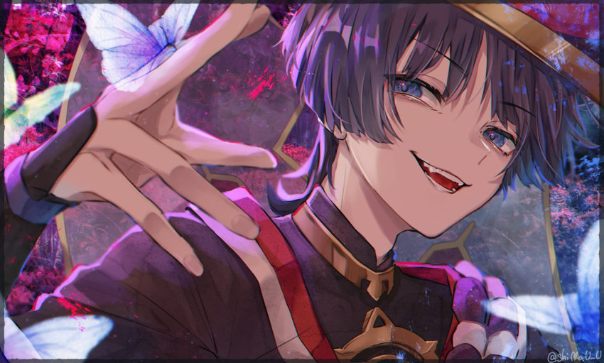 1boy armor bishounen bug butterfly butterfly_on_hand evil_smile genshin_impact hat highres japanese_armor japanese_clothes jingasa looking_at_viewer male_focus purple_hair scaramouche_(genshin_impact) shima_usagi short_hair smile solo violet_eyes