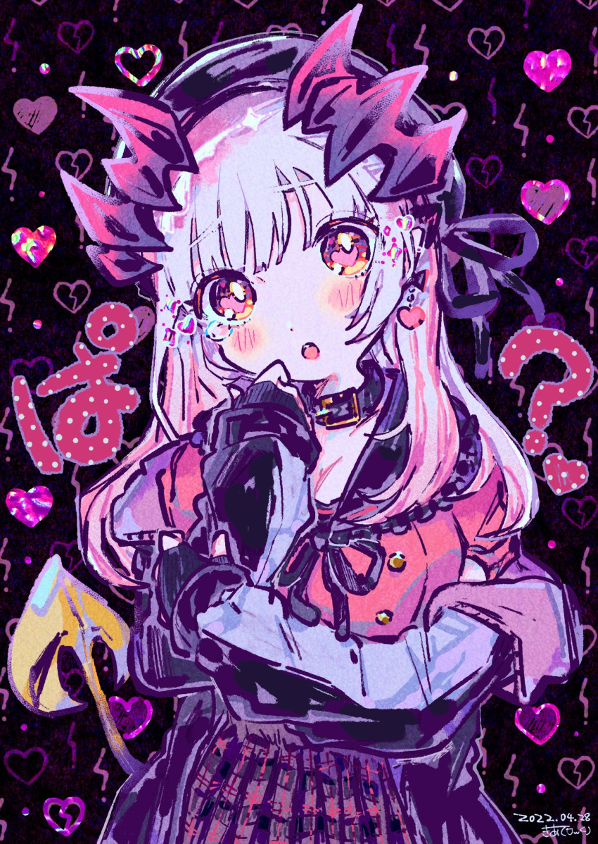 1girl 774_inc. bangs blush breasts collar cone_hair_bun demon_girl demon_horns demon_tail earrings grey_hair hair_bun highres honey_strap horns jewelry kiato long_hair long_sleeves looking_at_viewer multicolored_hair open_mouth pink_hair pointy_ears red_eyes smile solo suou_patra tail virtual_youtuber