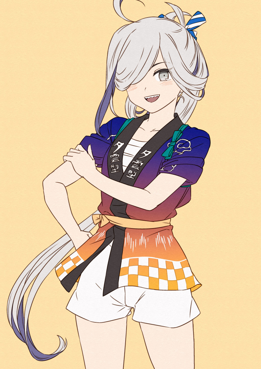 1girl absurdres asashimo_(kancolle) bangs chest_sarashi commentary_request cowboy_shot gradient_clothes grey_background grey_eyes hair_between_eyes hair_over_one_eye hair_ribbon hand_on_hip happi highres japanese_clothes kanmiya_shinobu kantai_collection long_hair long_sleeves looking_at_viewer official_alternate_costume open_mouth orange_background ponytail ribbon sarashi sharp_teeth simple_background solo standing teeth very_long_hair