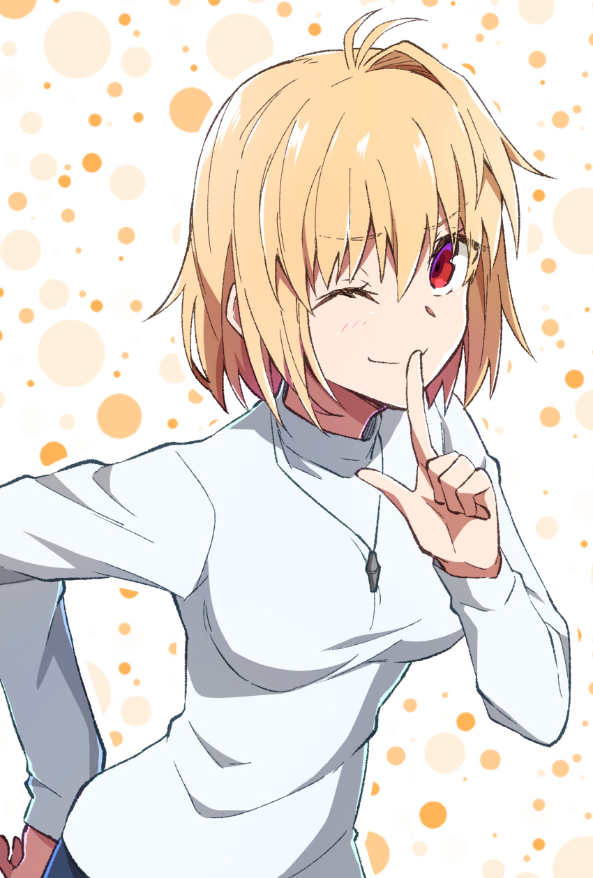 1girl ;) antenna_hair arcueid_brunestud azami_masurao bangs blonde_hair breasts closed_mouth commentary_request hair_between_eyes hand_on_hip highres index_finger_raised jewelry long_sleeves looking_at_viewer medium_breasts necklace one_eye_closed red_eyes short_hair single_hair_intake smile solo sweater tsukihime tsukihime_(remake) turtleneck turtleneck_sweater white_sweater