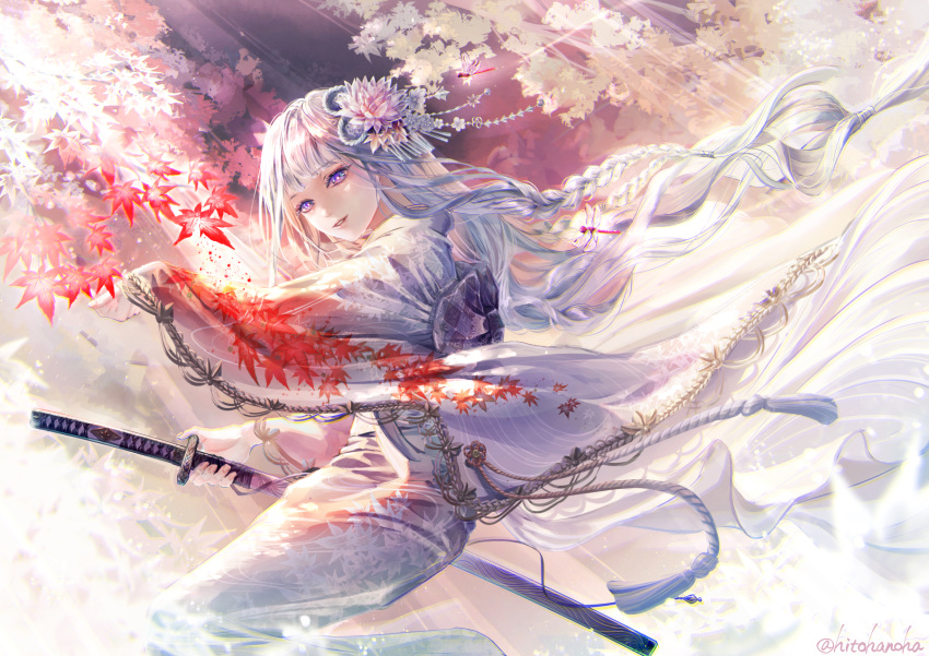 1girl autumn_leaves grey_hair highres hitohanoha holding holding_sword holding_weapon japanese_clothes kimono leaf long_hair looking_at_viewer maple_leaf momiji_(hanamaru) solo sword weapon white_hair