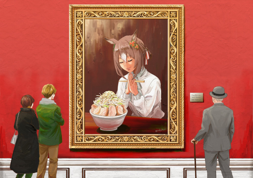 1girl 3boys animal_ears brown_hair cane casual chopsticks commentary_request english_text fine_motion_(umamusume) food hair_between_eyes hair_ornament hat highres horse_ears jirou_(ramen) multiple_boys own_hands_clasped own_hands_together painting_(object) roku_no_ji twitter_username umamusume wall