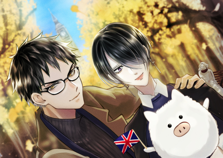 2boys baraou_no_souretsu black-framed_eyewear black_hair black_sweater blurry blurry_background dutch_angle earrings elizabeth_tower flag hair_over_one_eye hand_on_another's_shoulder henry_stafford_(baraou) highres jewelry multiple_boys pig ribbed_sweater richard_iii_(baraou) rum_94 smile sweater tree upper_body violet_eyes