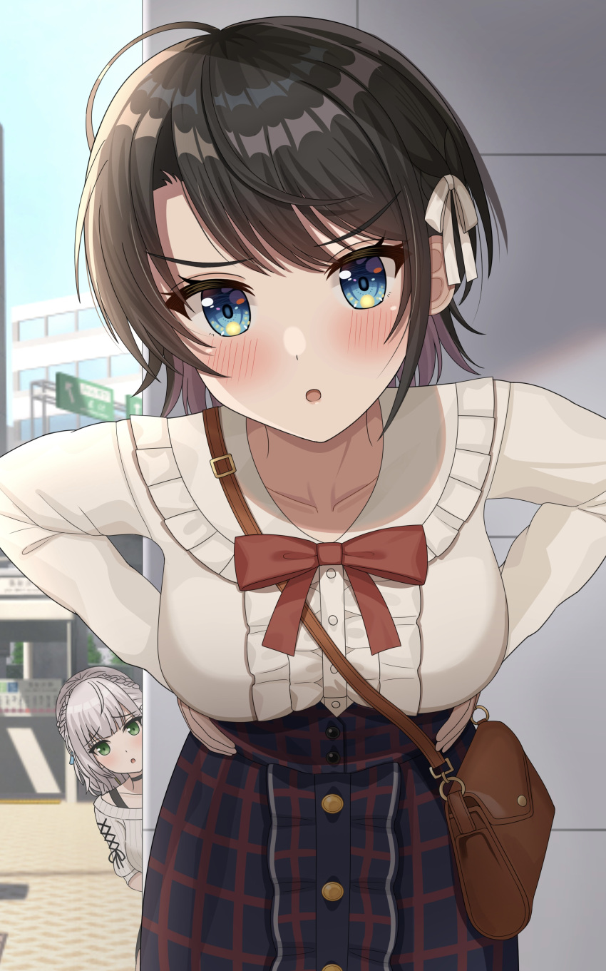&gt;:( 2girls :o absurdres ahoge bag blue_eyes blue_skirt blue_sky blush bow bowtie brown_bag brown_hair clear_sky collarbone commentary_request cowboy_shot day frilled_shirt frills handbag hands_on_hips highres hisui_(user_zvkr2432) hololive long_sleeves looking_at_viewer multicolored_eyes multiple_girls oozora_subaru outdoors pencil_skirt plaid plaid_skirt red_bow shiny shiny_hair shirt short_hair sign skirt sky solo_focus standing v-shaped_eyebrows virtual_youtuber wall white_shirt