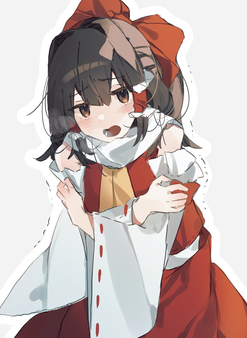 1girl absurdres ascot bare_shoulders black_hair blush bow brown_eyes detached_sleeves gominami grey_background hair_between_eyes hair_bow hair_tubes hakurei_reimu highres japanese_clothes long_hair nontraditional_miko open_mouth red_bow red_skirt sidelocks simple_background skirt solo touhou upper_body white_sleeves wide_sleeves yellow_ascot