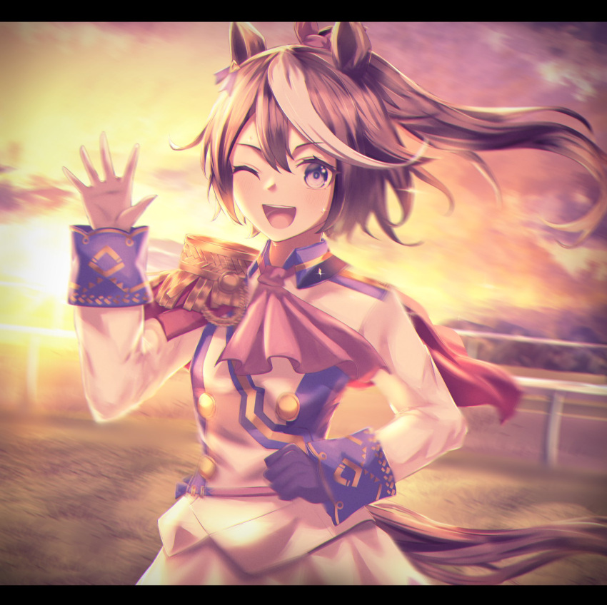 1girl ;d animal_ears ascot asymmetrical_gloves blue_eyes brown_hair cape eating epaulettes food fruit hand_on_hip happy highres horse_ears horse_girl horse_tail jacket looking_at_viewer multicolored_hair one_eye_closed pink_ascot ponytail single_epaulette skirt smile solo sunset sweat sweatdrop tail thighs tokai_teio_(umamusume) two-tone_hair uji_(966qrr) umamusume upper_body waving white_footwear white_jacket white_skirt