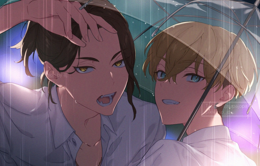 2boys aqua_eyes arm_up artist_name baji_keisuke bangs black_hair blonde_hair blue_eyes blurry blurry_background collarbone collared_shirt commentary_request crossed_bangs earrings fangs fingernails forehead grin hair_between_eyes high_ponytail holding holding_umbrella hua_(supa_jopa) jewelry looking_at_viewer male_focus matsuno_chifuyu medium_hair multiple_boys open_clothes open_collar open_mouth outdoors parted_bangs ponytail rain round_teeth shirt short_hair short_ponytail sidelocks smile teeth tokyo_revengers tongue transparent transparent_umbrella tsurime twitter_username umbrella undercut upper_body watermark wet wet_hair white_shirt wing_collar yellow_eyes