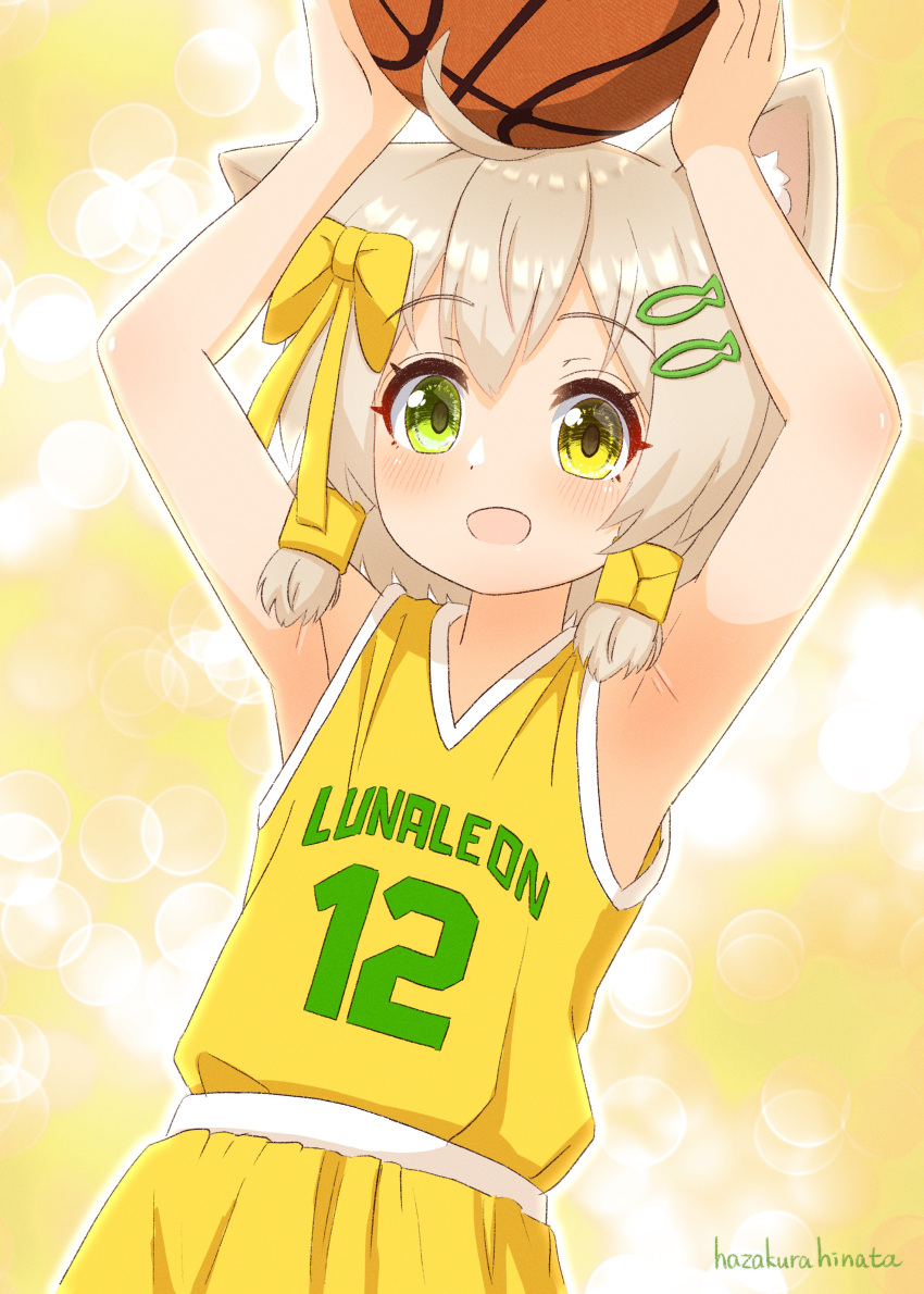 1girl absurdres ahoge armpits arms_up artist_name ball bangs bare_shoulders basketball basketball_uniform blonde_hair blurry blush bokeh bow clothes_writing commentary_request crop_top depth_of_field dutch_angle fish_hair_ornament flat_chest green_eyes hair_bow hair_ornament hairclip happy hazakura_hinata heterochromia highres holding holding_ball looking_at_viewer open_mouth original outline shiny shiny_hair shirt shirt_tucked_in short_hair shorts sidelocks signature sleeveless sleeveless_shirt smile solo sportswear standing upper_body white_outline yellow_background yellow_bow yellow_eyes yellow_shirt yellow_shorts