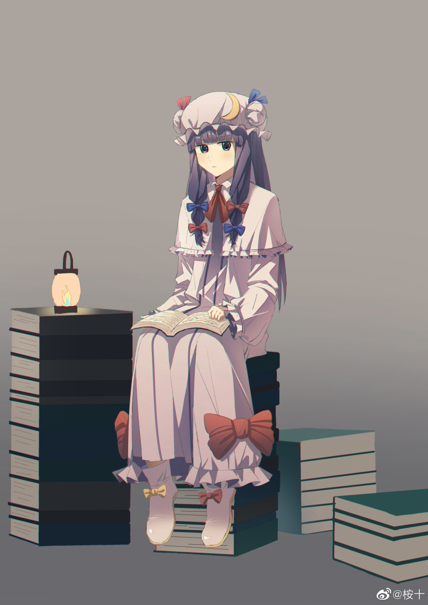 1girl absurdres anshi_(6580431260) bangs blue_bow blue_ribbon blunt_bangs blush book book_stack boots bow capelet chinese_commentary closed_mouth commentary_request crescent crescent_hat_ornament dress expressionless footwear_bow frilled_sleeves frills full_body grey_background hair_bow hat hat_ornament highres lantern long_sleeves looking_at_viewer mob_cap neckerchief open_book patchouli_knowledge pink_capelet pink_dress pink_footwear pink_headwear purple_hair red_bow red_neckerchief red_ribbon ribbon sidelocks simple_background sitting solo touhou violet_eyes weibo_logo weibo_username yellow_bow