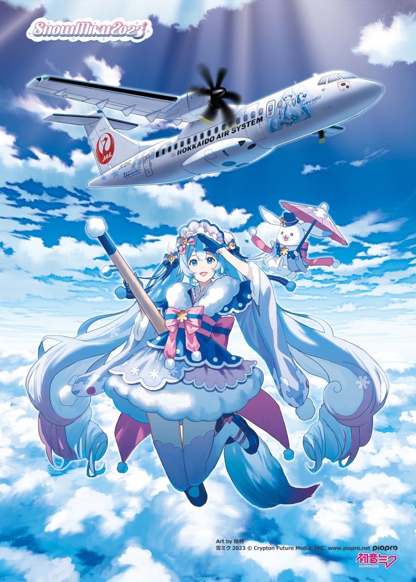 1girl above_clouds absurdly_long_hair aircraft airplane amemura_(caramelo) animal art_brush blue_footwear blue_gloves blue_hair blue_headwear blue_kimono blue_ribbon bow character_name character_print clouds commentary crypton_future_media day dress fur-trimmed_dress fur-trimmed_kimono fur_trim giant_brush gloves gradient_hair hair_bow hair_ornament hair_ribbon half_gloves hand_on_hip hand_up hatsune_miku headdress highres holding holding_brush holding_umbrella japanese_clothes kimono layered_clothes layered_kimono legs_up light_blue_hair long_hair looking_at_viewer midair motion_blur multicolored_hair musical_note musical_note_hair_ornament obi official_art open_mouth oversized_object paintbrush piapro pink_bow pink_hair pink_thighhighs pom_pom_(clothes) propeller rabbit rabbit_yukine ribbon salute sash scarf second-party_source sky smile thigh-highs twintails umbrella very_long_hair vocaloid white_scarf yuki_miku yuki_miku_(2011) yuki_miku_(2023)